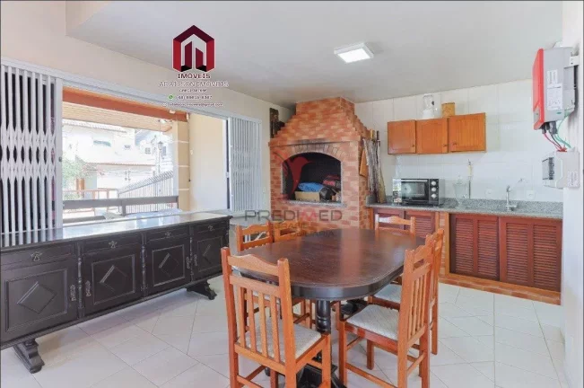 Imagem Casa a venda em Florianópolis SC Bairro Trindade com 4 quartos, sendo 2 suítes ,295m²