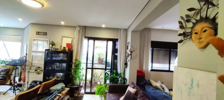Imagem Apartamento 180 M², 4Q, 3 Suítes, 5 Banheiros, 3 Salas, 3 Vagas, Varanda, Depósito, Academia, Piscina, Quadra, Salão de Festas.