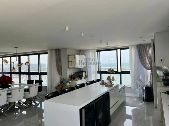 Imagem Apartamento Frente Mar com 4 suítes à venda no Fazenda - Itajaí/SC