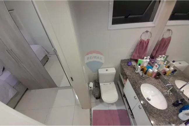 Imagem Apartamento à venda com 2 quartos, 1 suíte com 64 m² em Vila Valqueire-RJ