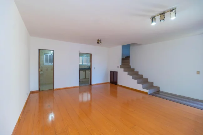 Imagem Casa Comercial no Seminário Curitiba