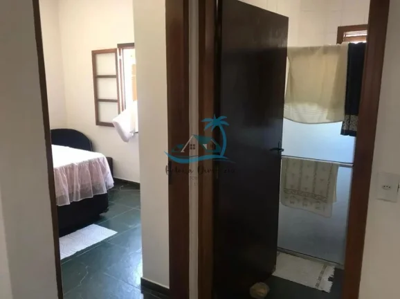 Imagem Sobrado com 4 dormitórios sendo 3 suítes e 1 banheiro social a venda no Itaguá em Ubatuba.