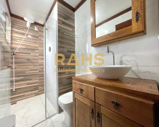 Imagem Apartamento com 2 quartos localizado no bairro Espinheiros em Joinville, próximo ao Joinville Iate ...