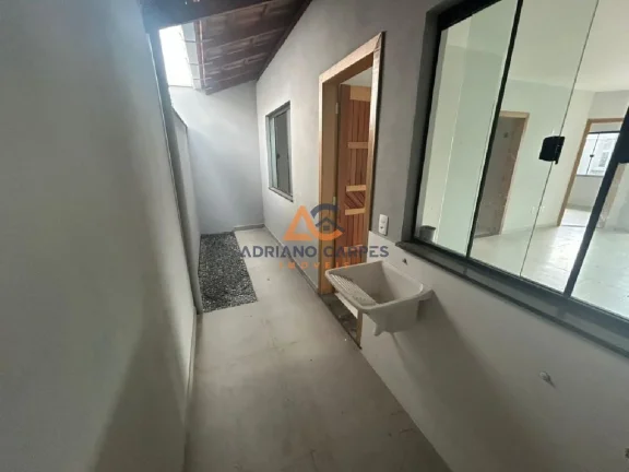 Imagem Casa Geminada - 2 dormitórios, sendo 1 suíte e uma vaga de garagem. Localizado no bairro Itajuba - Barra Velha - Adriano Carpes Imóveis vende