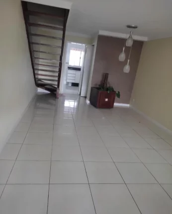 Imagem Sobrado lindo com 2 suítes 2 vagas ar condicionado FL55