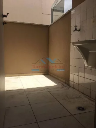 Imagem Casa em condomínio com 2 dormitórios + 2 vagas - Jd. Sarah