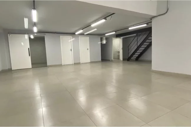 Imagem Salão Comercial Reformado na Lapa – Espaço Amplo, Versátil e Pronto para Sua Empresa!