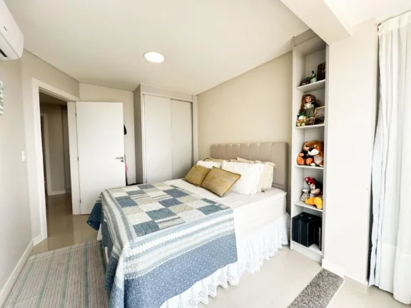 Imagem Apartamento beira mar com 3 dormitórios, sendo 1 suíte, finamente mobiliado e decorado no bairro Gravatá - Adriano Carpes Imóveis vende