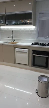 Imagem Apartamento 90 M², 3Q, 1 Suíte, 2 Banheiros, 1 Vaga, Semi-mobiliado, Luminárias, Led, Cozinha com ilha.
