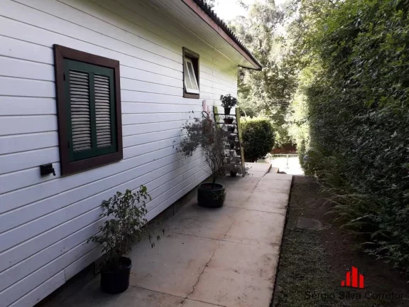 Imagem Linda Pousada a Venda na Vila Floresta Negra em Campos do Jordão/SP.