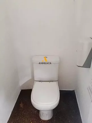 Imagem Laranjeiras - Rua Ipiranga - Alugo ou vendo prédio comercial em localização privilegiada.