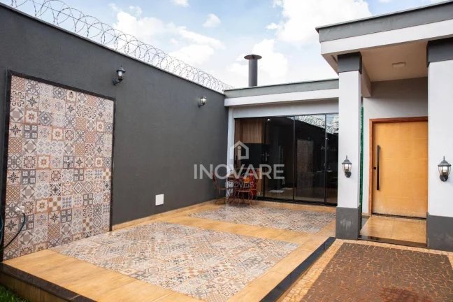 Imagem Casa com 3 dormitórios à venda, 220 m² por R$ 730.000,00 - Karfan - Itumbiara/GO