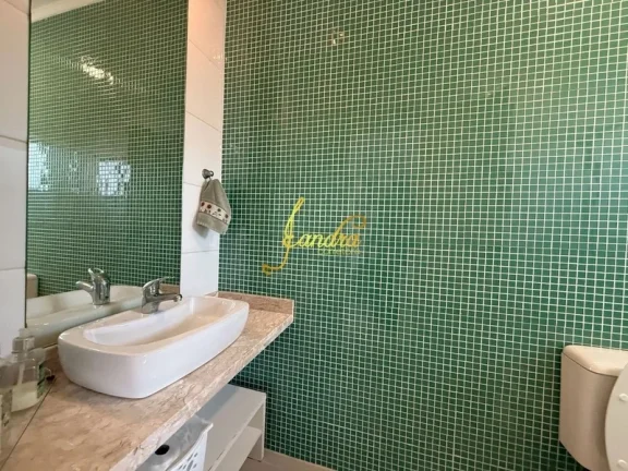 Imagem Sobrado mobiliado e decorado com piscina