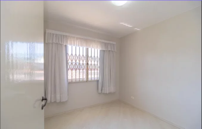 Imagem Sobrado de 3 quartos no bairro Campo Comprido