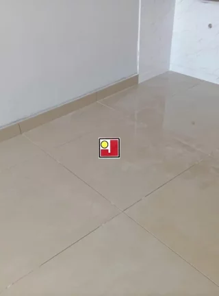 Imagem Alugo Loft e cobertura em Barra de Guaratiba, na rua da Praia. R$1700,00 loft e R$3000,00 cobertura. Atravessou a rua e está no mar. Nunca habitado.