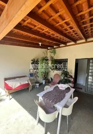 Imagem Ampla Casa à Venda em Londrina – 5 Quartos, Churrasqueira e 3 Vagas