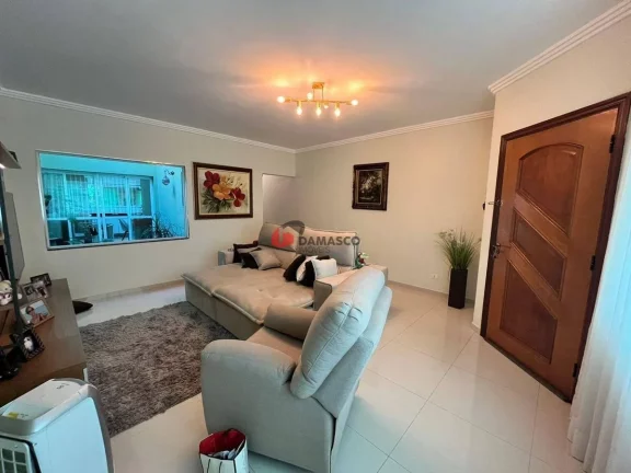 Imagem Sobrado à venda com 3 dormitórios (1 suíte) e 4 vagas de garagem - Bairro Santa Maria, São Caetano do Sul, SP