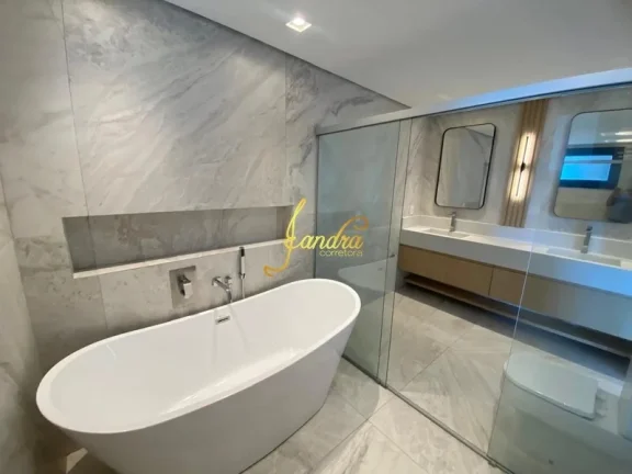 Imagem Sobrado com piscina, 06 suítes, mobiliado e decorado