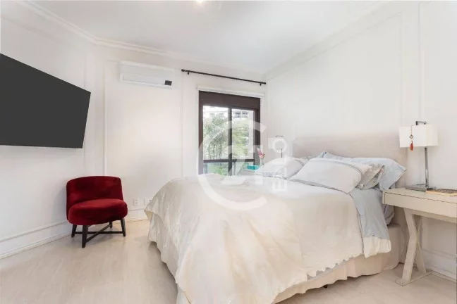Imagem Apartamento a venda de 4 quartos ,Vila Nova Conceição. São Paulo. SP.