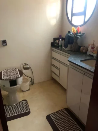 Imagem Ótimo apartamento no centro com 2 quartos sendo 1 suíte, sala 2 ambientes, cozinha, escritório, 1...