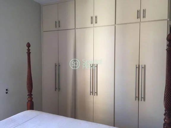 Imagem Ótimo apartamento com 273m² em Moema em rua tranquila. Amplo living para três ambientes com terra...