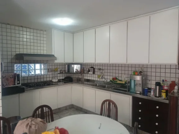 Imagem Casa Comercial de Alto Padrão na Vila Trujillo Sorocaba-SP 4 Quartos, 3 Salas, 4 Vagas de Garagem 559,00 m²