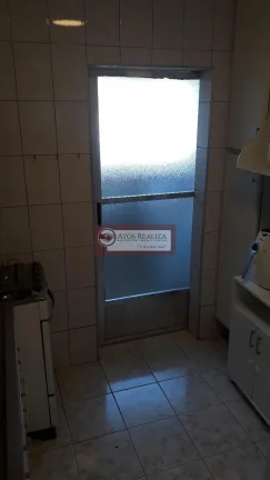 Imagem Exclusivo: Oportunidade a venda próximo ao AEROPORTO de Congonhas. Apartamento a Venda no Jd AEROPORTO, ao lado do Campo belo, com 83m², são 3 Dormitórios com Armários, 2 banheiros, Lavanderia, Cozinha com planejados, 1 vaga fixa e coberta.