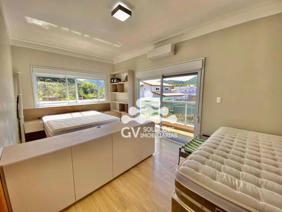 Imagem Sobrado com 4 dormitórios à venda, 205 m² por R$ 2.000.000,00 - Condomínio Capitanias - Ubatuba/SP