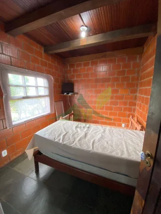 Imagem Linda Chácara à Venda no Condomínio Rancho Querência em Piracaia