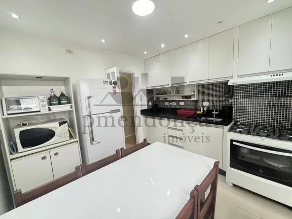 Imagem Lindo apartamento todo reformado com living para 2 ambientes , sacada, 2 dormitórios com armários ...
