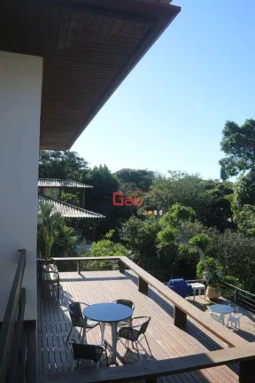 Imagem Mansão de Alto Padrão na Ferradura, Búzios – Casa com 6 Suítes e Vista Maravilhosa