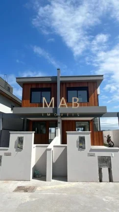 Imagem Imperdível oportunidade: Casa à venda em Florianópolis-SC, no Campeche, com 3 quartos, 1 suíte e 157m² de área.