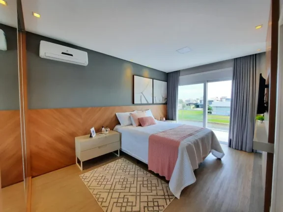Imagem Casa em Condominio 5 Dormitórios - Bairro Centro