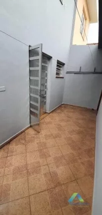 Imagem Sobrado a 8 minutos da estação do metro Jabaquara com 2 dormitórios, 2 vagas, amplo quintal proximo a comercios e principais avenidas.