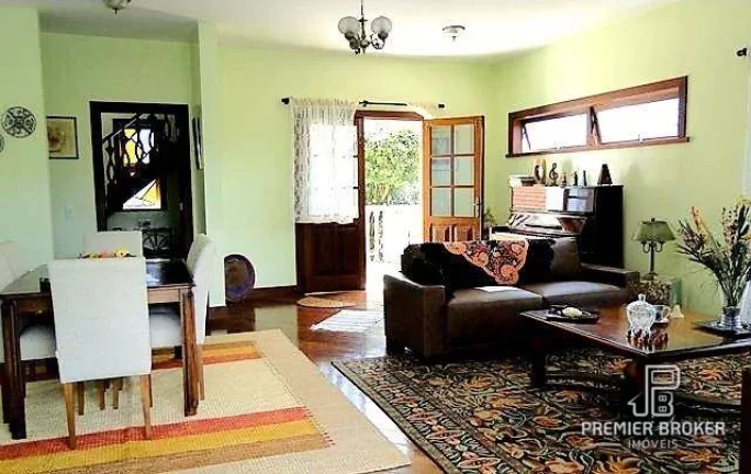 Imagem Casa à venda, 460 m² por R$ 1.500.000,00 - Golfe - Teresópolis/RJ