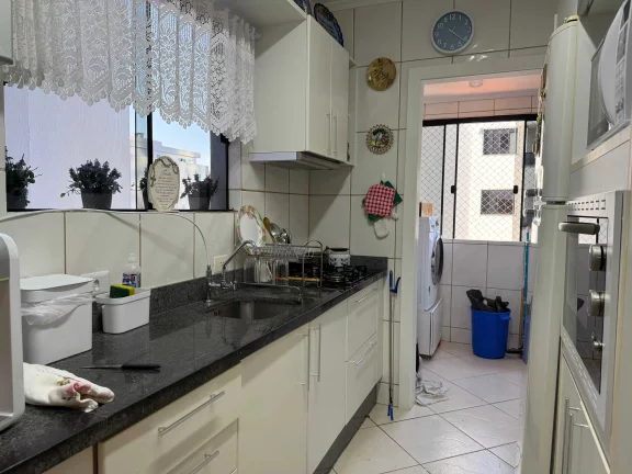 Imagem Apartamento com 3 dormitórios sendo 1 suíte e 1 vaga de garagem no bairro Fazenda em Itajaí