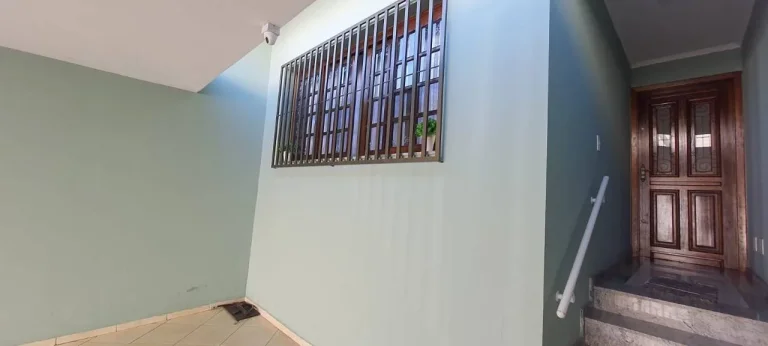 Imagem Sobrado com 224 m² 3 Dormitorios sendo 1 Suite e 2 Vagas de Garagens
