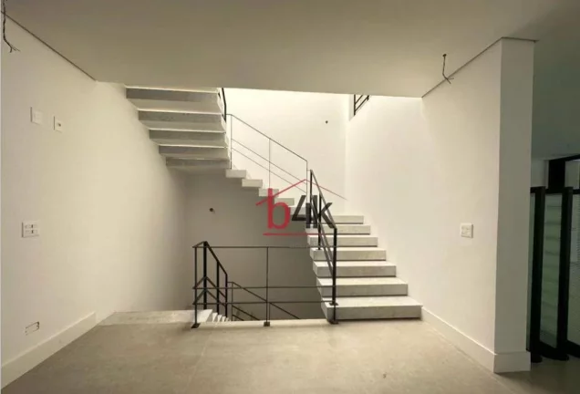 Imagem Casa em condomínio fechado com 828m² - Venda