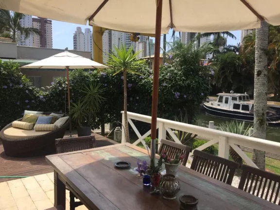 Imagem Excelente casa com marina privativa em Balneário Camboriú