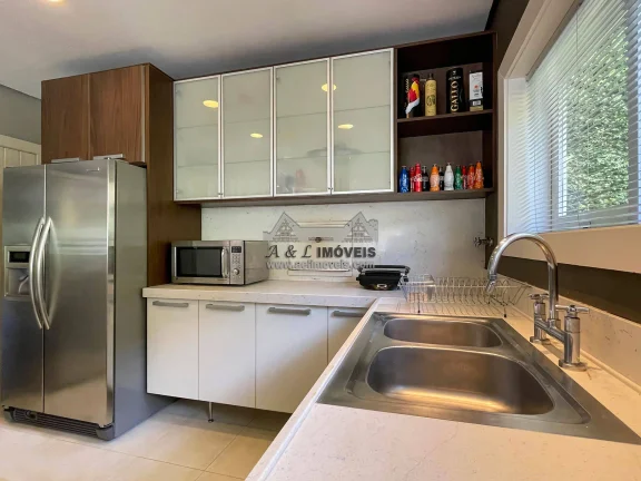 Imagem Casa à venda em Campos do Jordão – Com 7 suítes e vista panorâmica
