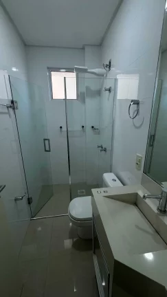 Imagem Apartamento frente mar com 3 suítes e 3 vagas de garagem em Meia Praia - Itapema/SC
