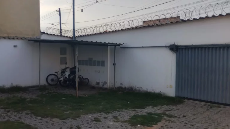 Imagem Casa à Venda em São Benedito, Santa Luzia, 2 Quartos, 67m²