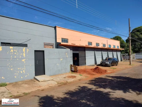 Imagem Salão Comercial de Esquina à Venda na Vila Bandeirantes com 278,75m2