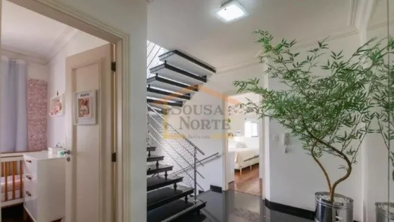 Imagem Casa de condomÃ­nio, com 3 dormitÃ³rios, sendo 3 suÃ­tes, 5 banheiros, possui amplos ambientes, armÃ...