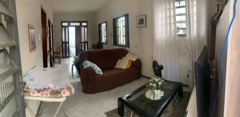 Imagem Casa de Rua Pública à Venda no Ponto Novo - 5 Quartos - 2 Suítes