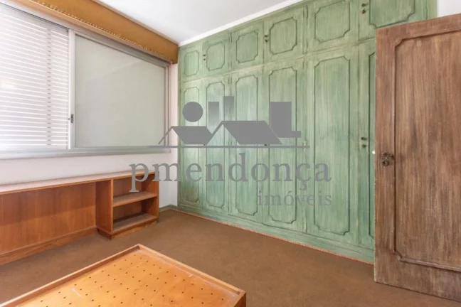 Imagem Apartamento em Higienópolis com 3 dormitórios (1 suíte) e 2 vagas, 240m²