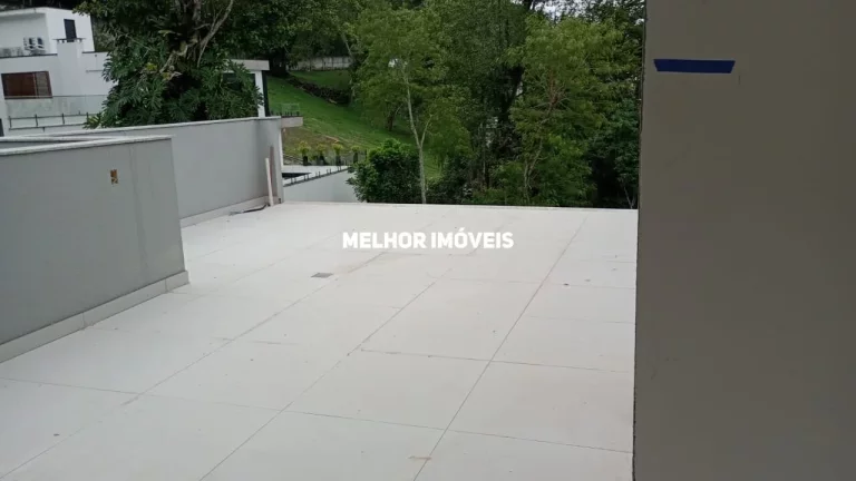 Imagem Casa Alto Padrão 4 suítes uma máster 6 vagas de garagem localizado no bairro Barra em Balneário Camboriú
