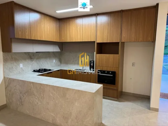 Imagem Casa com 4 quartos no Condomínio Vale Verde, com 260m² de área construída possui:

- Sala;
- 04 ...