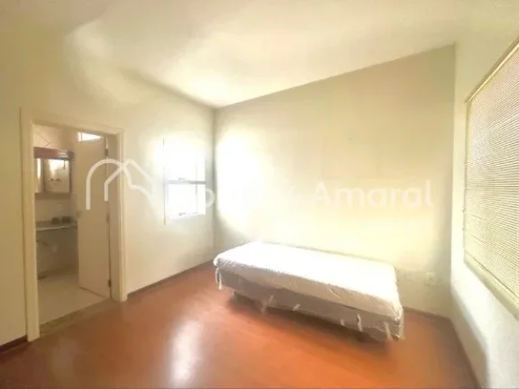Imagem Casa à venda com 4 suítes, 392 m² no San Conrado