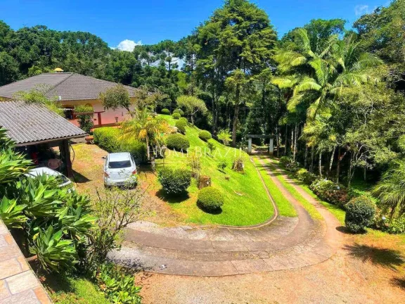 Imagem Casa em Condomínio Fechado à Venda em Campos do Jordão | Terreno de 2.500m2 e Lazer Completo